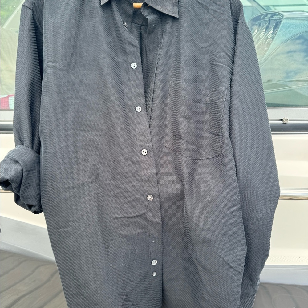 Bugatchi Men’s shirt. (L-Box))